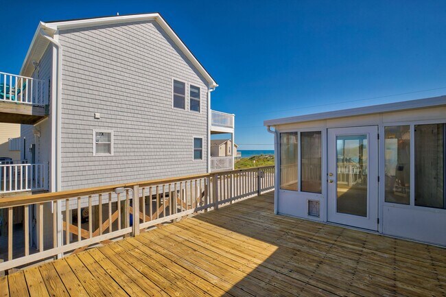 Foto del edificio - 221 Topsail Rd
