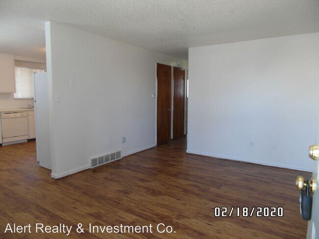 Building Photo - 924-926 S Bowen St