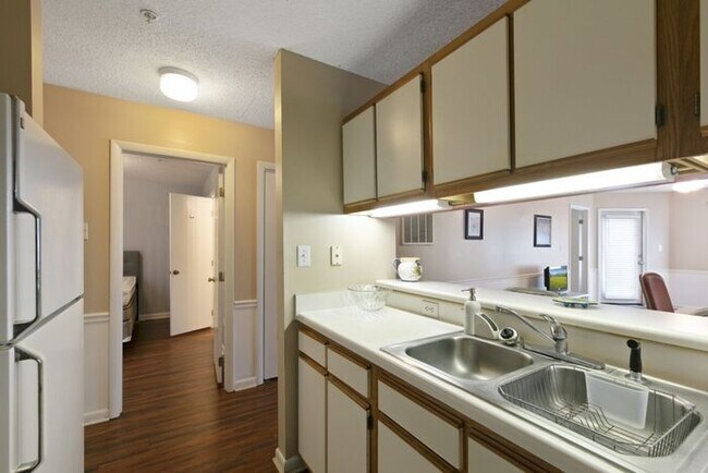 Building Photo - 1251 University Ct