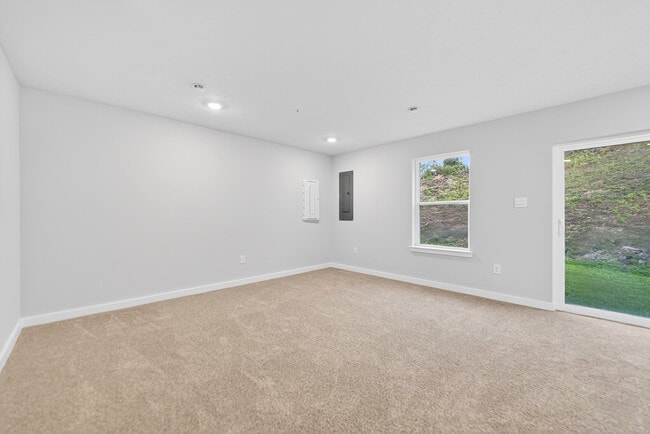 Building Photo - 116 River Ridge Dr