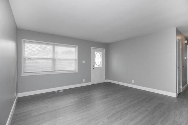 Building Photo - 806 Oriole Dr