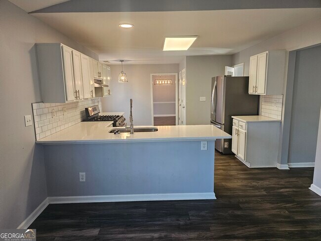 Foto del edificio - 2853 Da Vinci Blvd