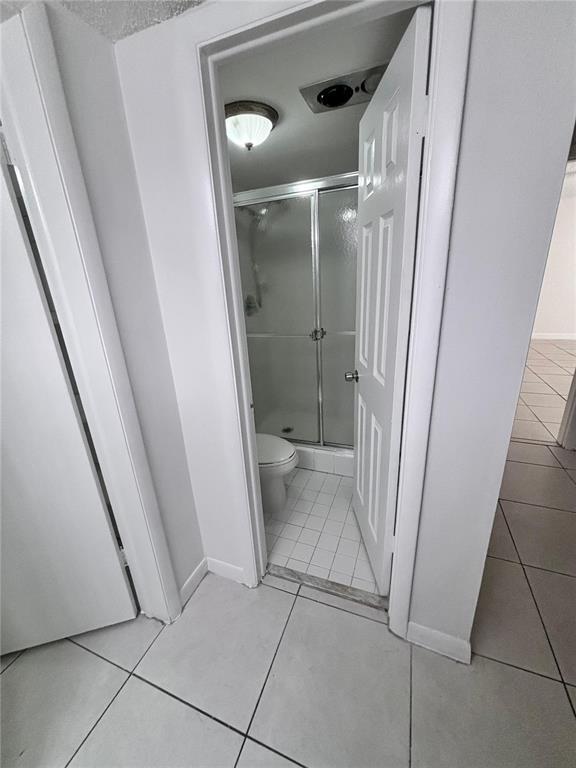 Foto del edificio - 430 Commodore Dr