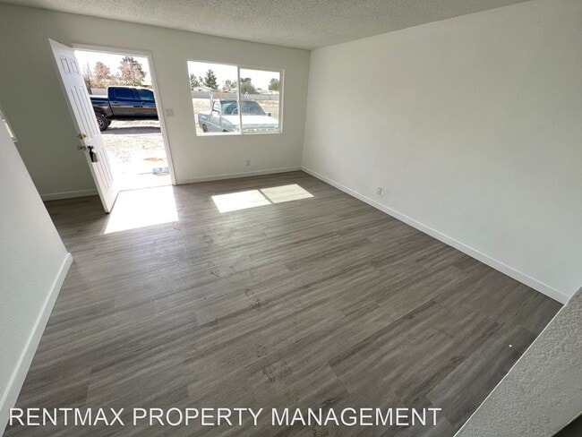 Foto del edificio - 2 br, 1 bath House - 1831 WALNUT RD - Unit B