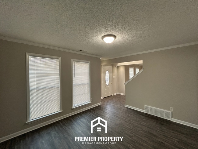 Foto del edificio - Newly Renovated 3-Bedroom Home for Rent in Memphis, TN - 2-Story Home with Garage & Fenced Yard