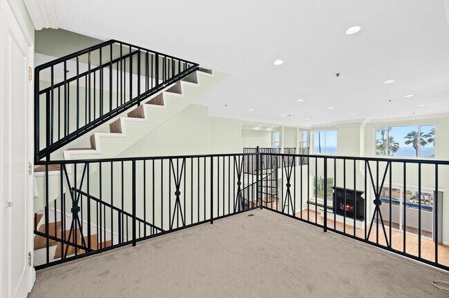 Building Photo - 200 S Catalina Ave