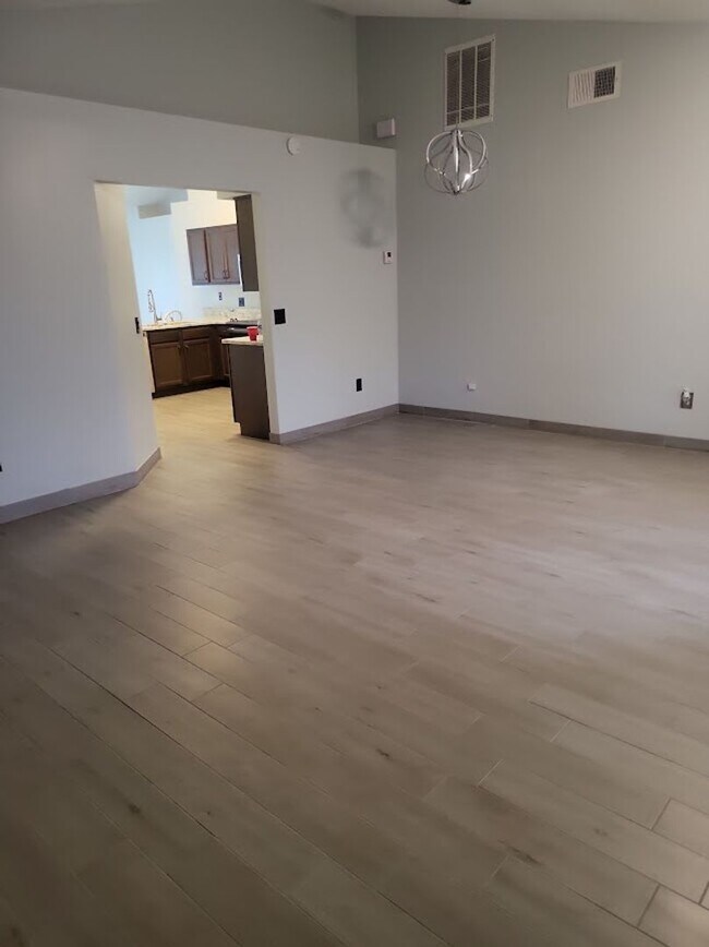 Foto del edificio - 9560 Brackin St