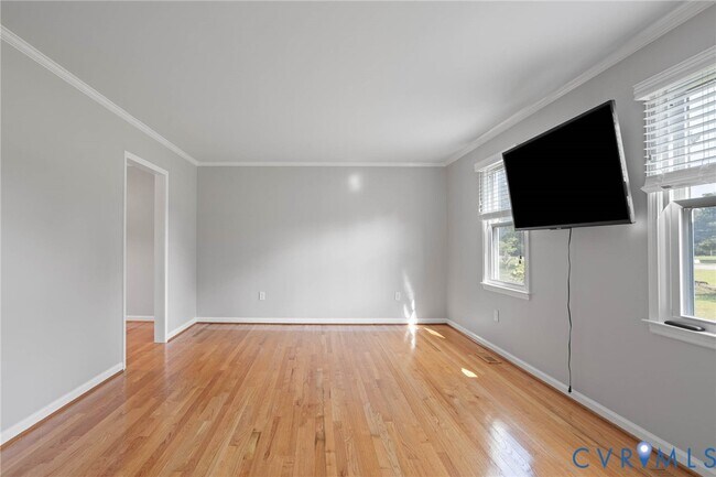 Foto del edificio - 7219 Laurel Spring Rd