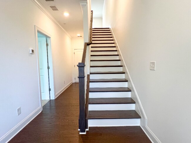 Building Photo - 6605 Beacon Dr
