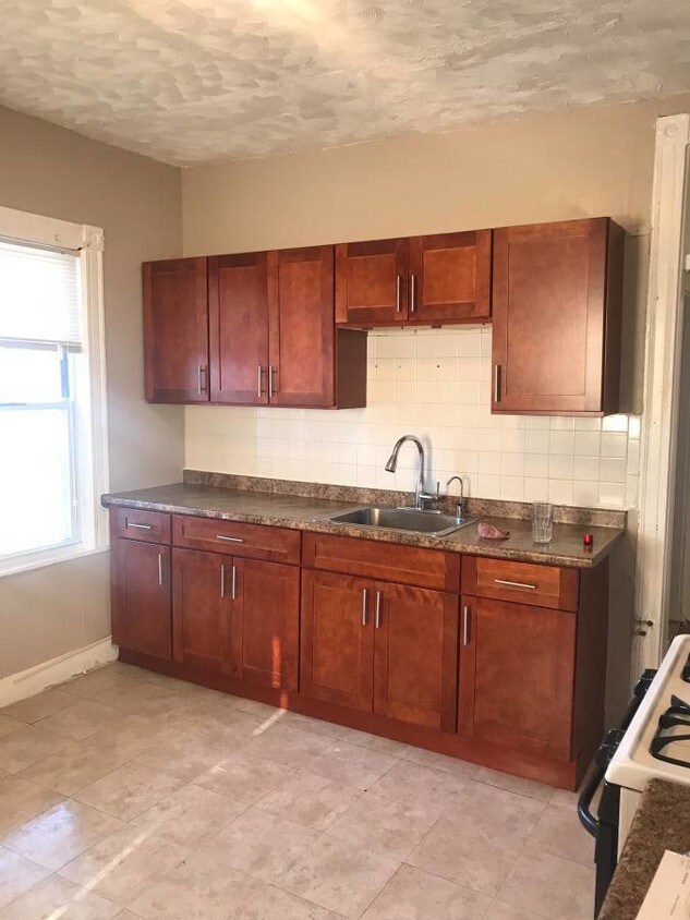 Primary Photo - 16 Corona St