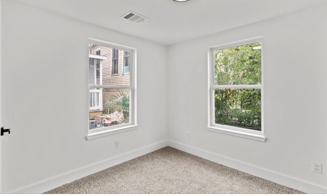 Foto del edificio - 3312 Sealy Ave