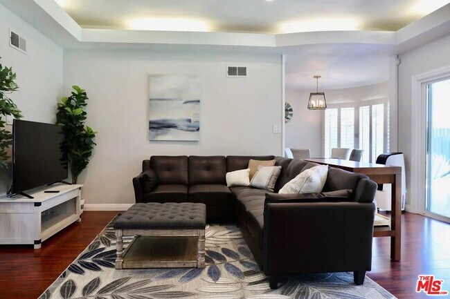 Foto del edificio - 6605 S Sherbourne Dr