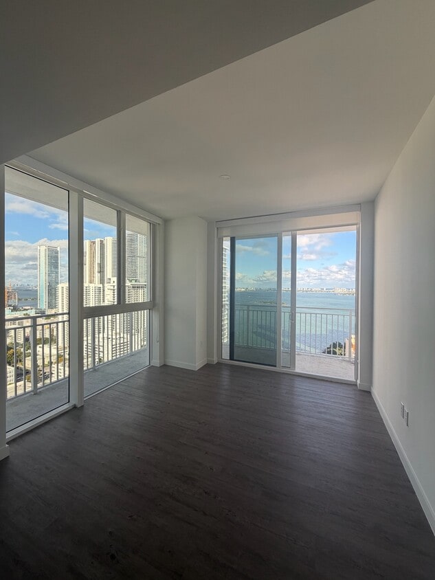 Photo - 100 NE 23rd St (Miami, FL)