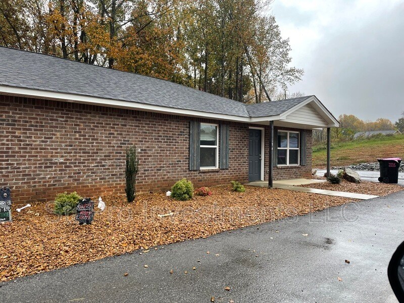 Primary Photo - 69 McMurtry Rd