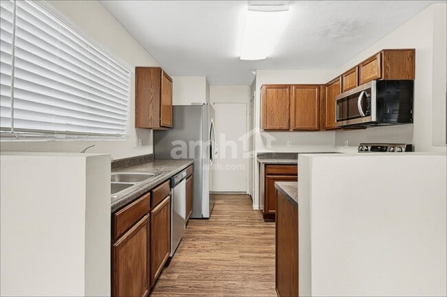 Building Photo - 9680 N 82nd Ln