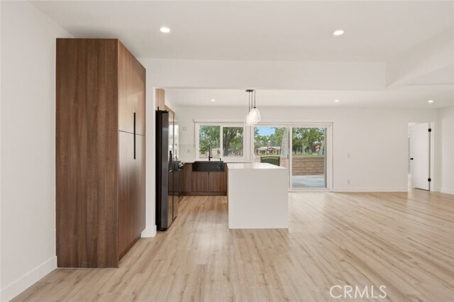 Building Photo - 725 Palomares Ave