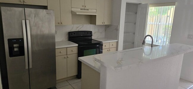 Building Photo - 4948 Leeward Ln