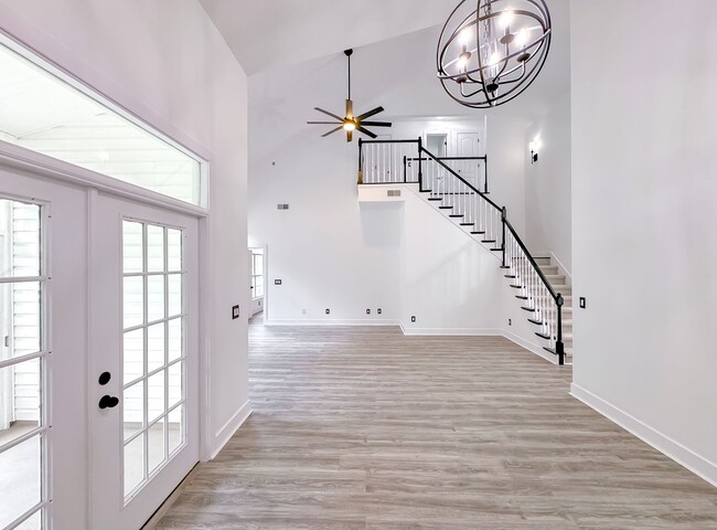 Foto del edificio - 4 BEDROOM 2.5 BATHROOM HOME IN OX-BOTTOM M...