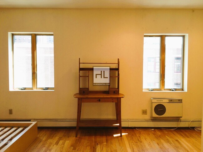 Building Photo - Sundrenched Spacious Studio one block from...