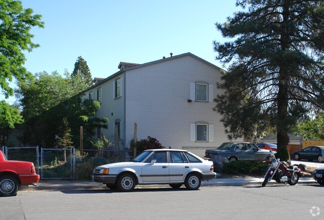 Building Photo - 1826 E St