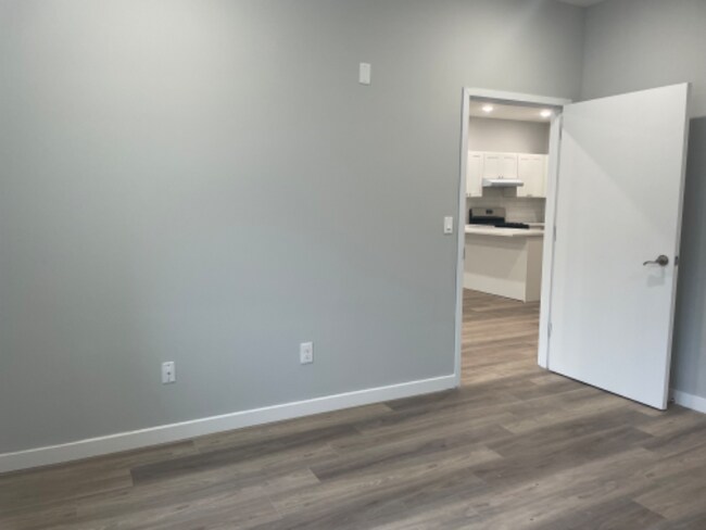 Foto del edificio - 449 E 18th St