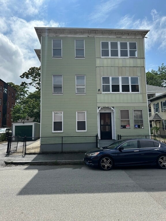 Building Photo - 53 Russell St