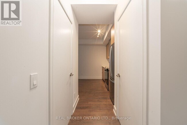 Building Photo - 1350 Ellesmere Rd