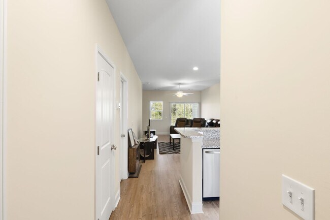 Foto del edificio - Move-In Ready 2BR Townhome in Beaufort – Don’t Miss This!