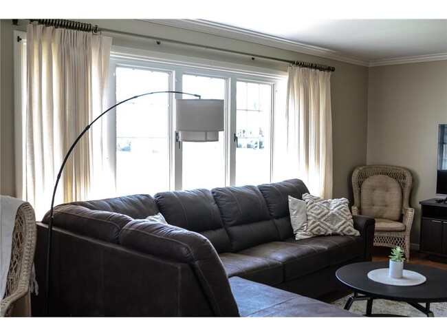 Building Photo - 209 N Inner Dr