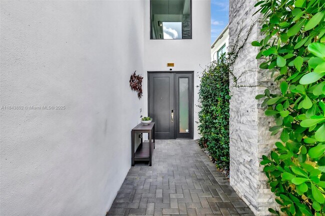 Foto del edificio - 8608 Torrey Isles Terrace