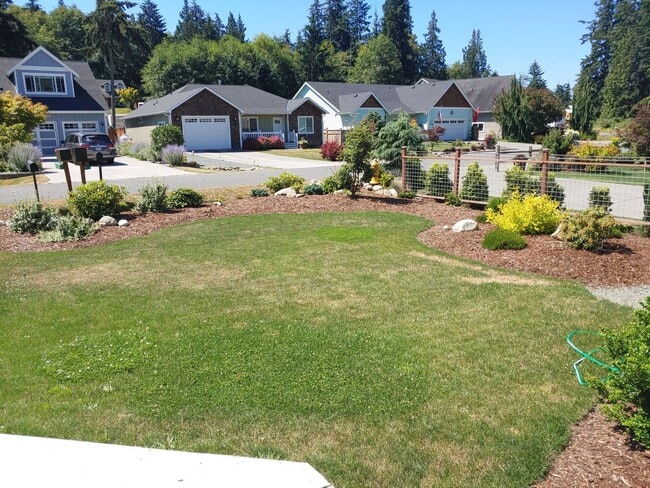 Building Photo - Lovely Single Level Home In Freeland!