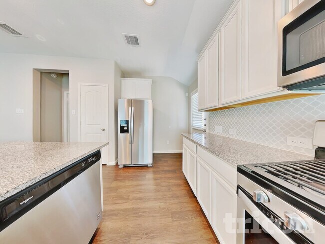 Building Photo - 6918 Scarlet Sagebrush St