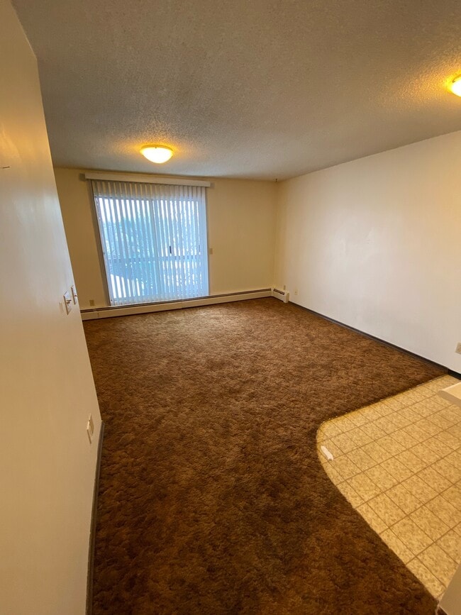 Building Photo - 9527-998A 98a Ave