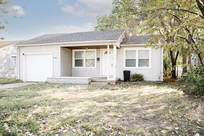 Building Photo - 626 Clayton