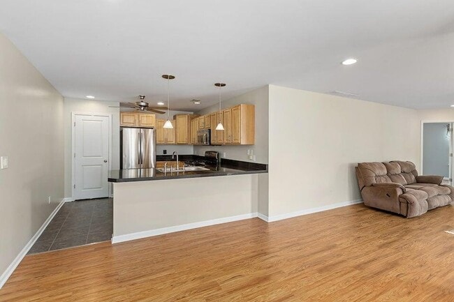 Building Photo - 10557 Maine Dr