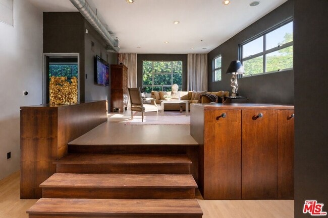 Foto del edificio - 710 Orlando Ave