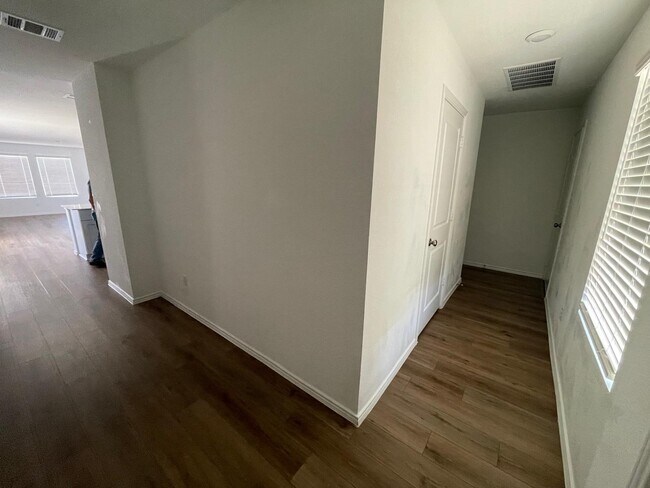 Foto del edificio - 427 Gabbro Gdns