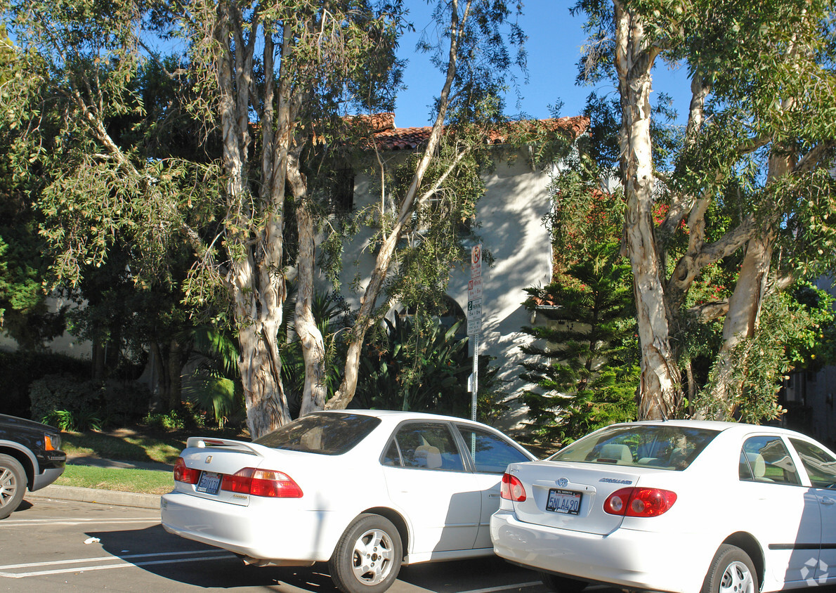 Foto del edificio - 436 S Cloverdale Ave