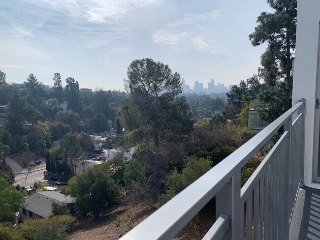 Foto del edificio - 2006 N Alvarado St