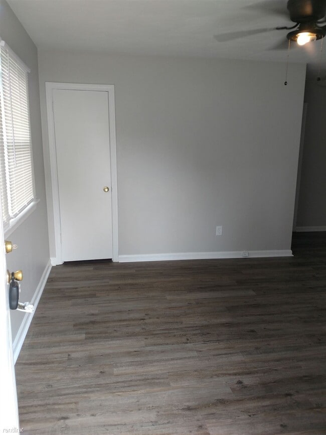 Building Photo - 2 br, 1 bath Duplex - 1301 Hullview Ave Apt A