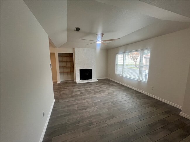 Building Photo - 14020 Schroeder Rd