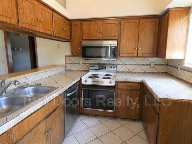 Foto del edificio - 12132 N Dewey Ave