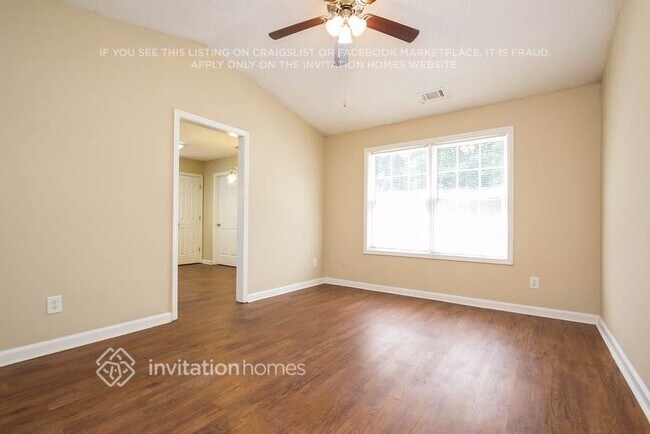 Foto del edificio - 317 Dreamland Ct