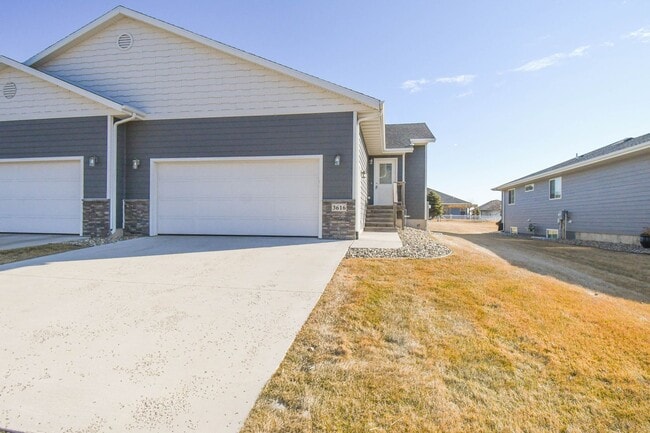 Building Photo - 3616 S Outfield Cir