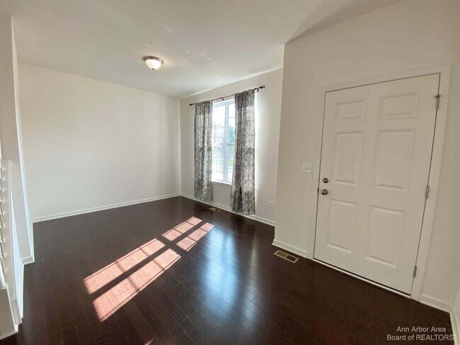Building Photo - 4430 Montith Dr