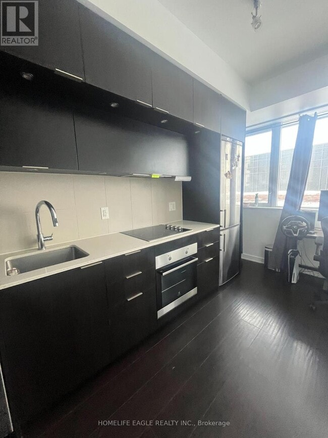 Photo du bâtiment - 55 Regent Park Blvd