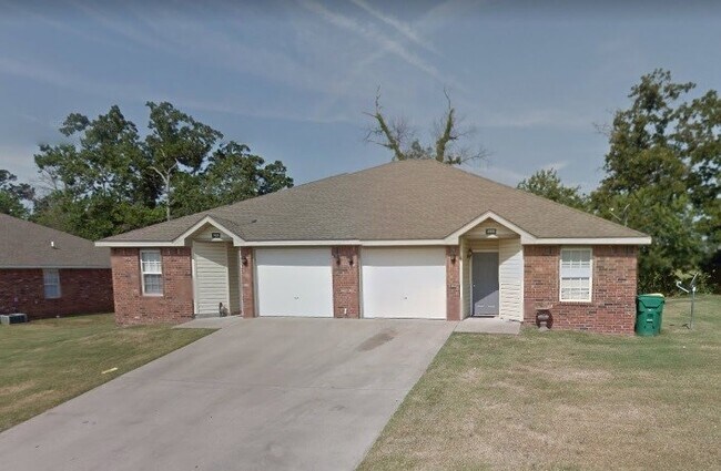 Foto del edificio - 303 Graystone Cir