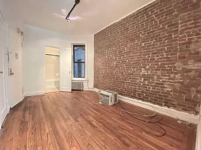 Building Photo - 1515 Lexington Ave