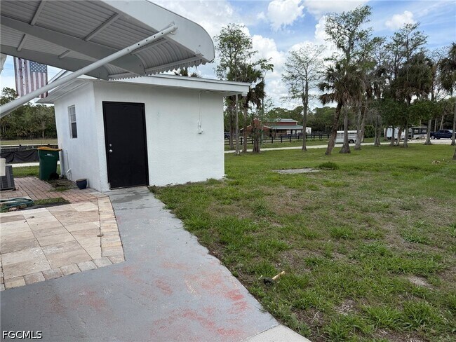 Foto del edificio - 1818 Richards St