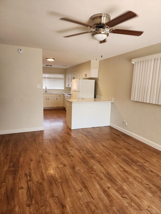 Photo - #1063- 1901W Weldon LLC Apartment